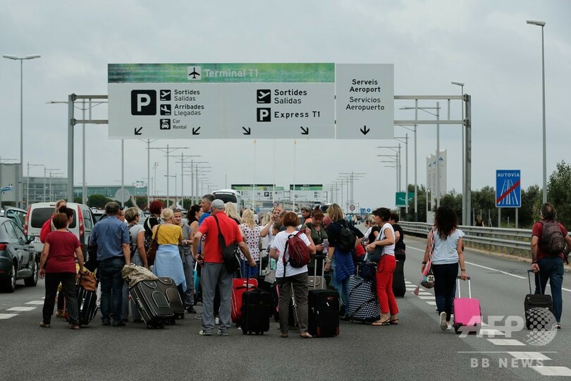 カタルーニャ独立派幹部に長期禁錮刑 バルセロナで抗議デモ