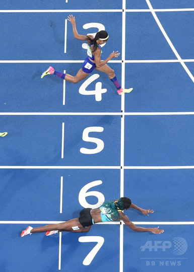 身を投げ出して金メダル ミラーが女子400mでフェリックスに競り勝つ 写真10枚 国際ニュース Afpbb News