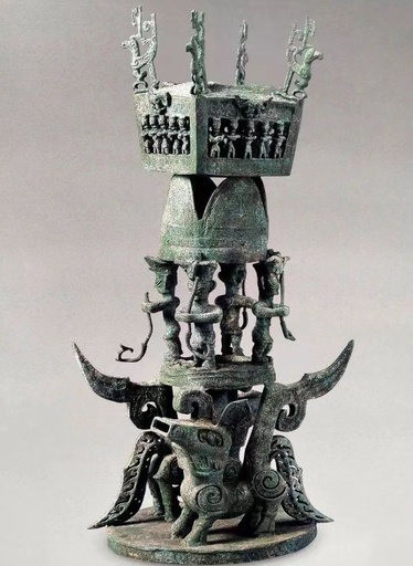 三星堆博物館の新館がプレオープン 文化財約600点初披露 中国・四川省