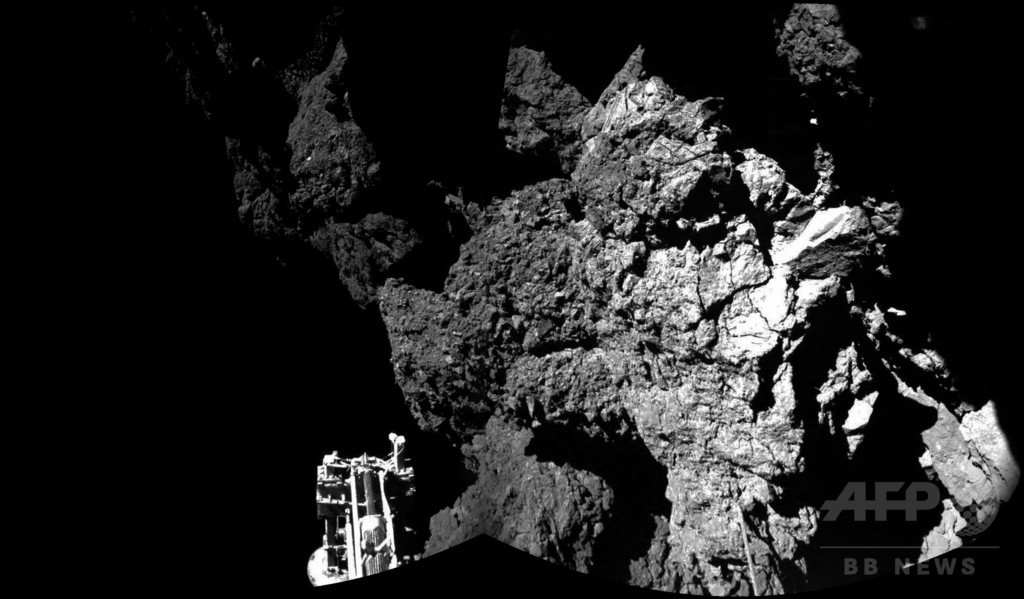 休眠中の彗星探査機「フィラエ」と通信再開目指す、欧州宇宙機関 休眠中の彗星探査機「フィラエ」と通信再開目指す、欧州宇宙機関