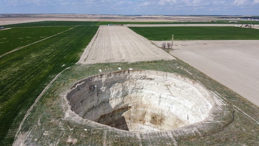 増える巨大な陥没穴 干ばつにあえぐトルコの穀倉地帯 写真8枚 国際ニュース Afpbb News