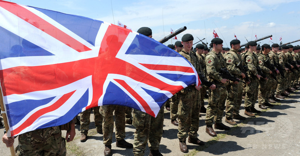 「感傷的になったら？」英陸軍、感情面の支援打ち出し新兵募集 写真1枚 国際ニュース：AFPBB News