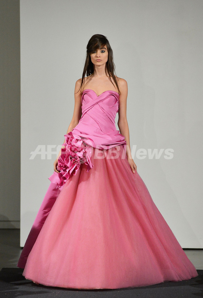 <14年秋冬ブライダル・コレクション>ヴェラ・ウォン 写真42枚 国際ニュース:AFPBB News