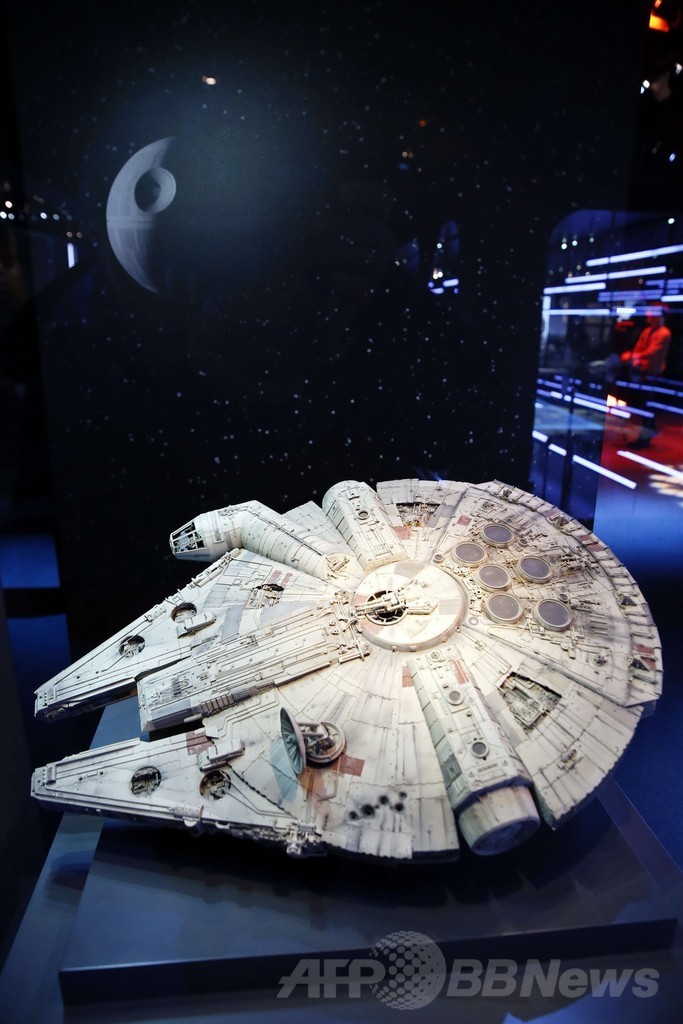 スター・ウォーズ世界の「個性」描く展覧会、パリ郊外