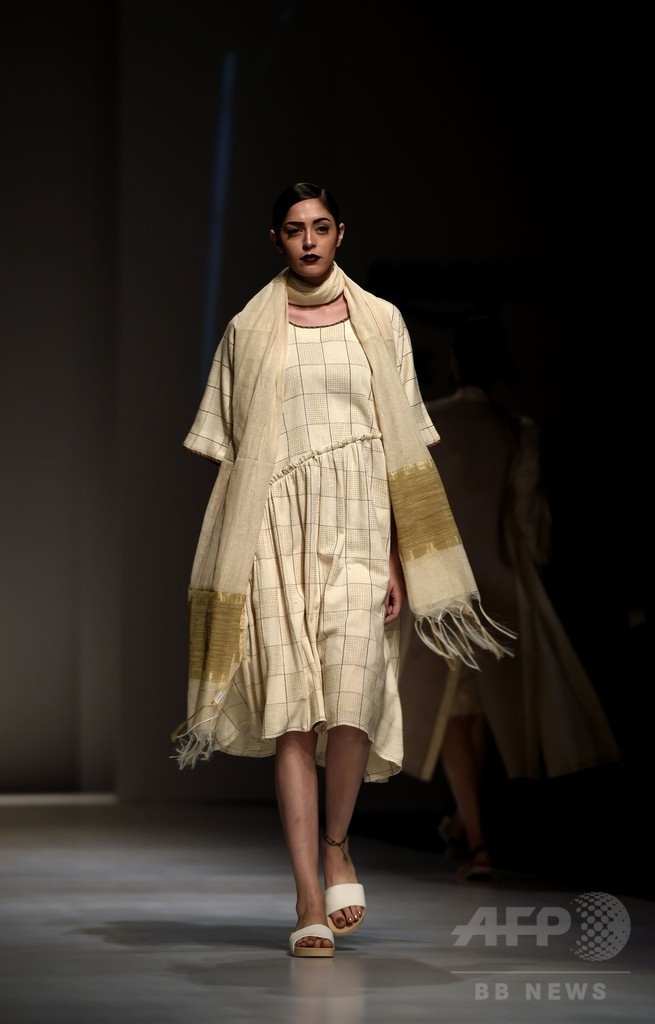 「アマゾン インド ファッション・ウィーク」、地元デザイナーら新作