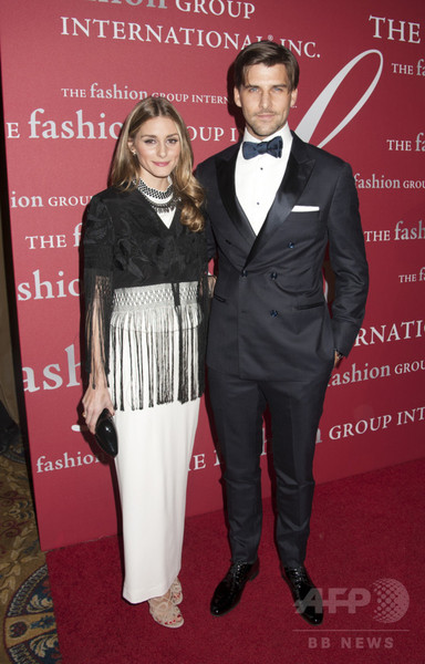 オリヴィア・パレルモ、夫と共に「ドゥ･ラ･メール」の広告