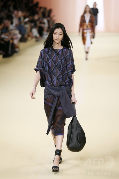有終の美を飾る穏やかで上質なコレクション、「エルメス」15年春夏
