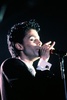 仏パリで公演するプリンスさん（1986年8月25日撮影）。(c)AFP/PASCAL GEORGE