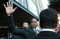米サンフランシスコ（San Francisco）連邦地裁を後にするバリー・ボンズ（Barry Bonds）被告（2011年12月16日撮影）。(c)AFP/Getty Images/Justin Sullivan