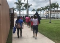 米フロリダ州ホームステッドにある難民再定住事務所の保護施設の移民の子どもたち。米厚生省提供（2018年6月20日撮影、21日入手）。(c)AFP PHOTO /US Department of Health and Human Services/Hand-Out