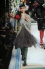ニューヨーク市内ピエール ホテル（The Pierre Hotel）で開催された「ランバン フォー H&amp;M（Lanvin for H&amp;M）」のオートクチュール・ファッションショー（2010年11月18日撮影）。（c）AFP/Getty Images/Jamie McCarthy