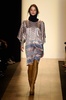 米ニューヨーク市内で発表された「BCBG マックス・アズリア」15/16年秋冬コレクション（2015年2月12日撮影）。(c)AFP/Getty Images/Frazer Harrison