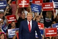 米ペンシルベニア州ウィルクスバリで集会に参加し、演説するドナルド・トランプ前大統領（2022年9月3日撮影）。(c)Ed JONES / AFP