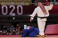 東京五輪、柔道男子100キロ級決勝。韓国の趙グハム（左）と対戦するウルフ・アロン（2021年7月29日撮影）。(c)Jack GUEZ / AFP