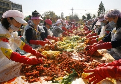 韓国食品メーカー、塩分控えたキムチの開発へ