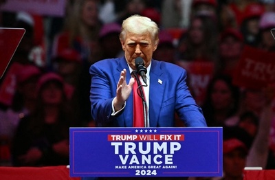 トランプ陣営、ヒスパニック系に差別的発言 ハリス陣営が非難