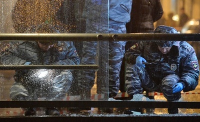 モスクワのバス停で爆発、3人けが