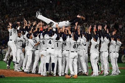 日本がプレミア12制覇、韓国に逆転勝ち