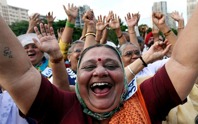 「笑う門には？」 笑顔のコンテスト - インド