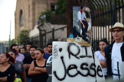 警官が銃所持の14歳少年を射殺 米ロサンゼルス