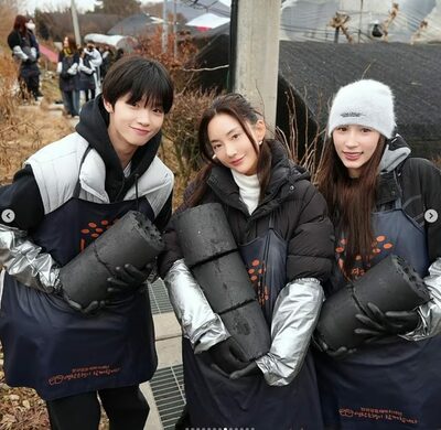 S.E.S.のバダ、年末の練炭寄付で温かな善行…ソン・ドンピョらと交流も