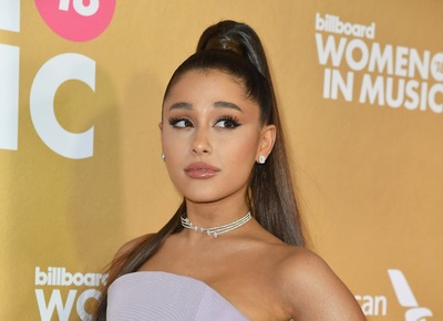 「七輪」でなく「七環」？ アリアナ・グランデさんの漢字タトゥーにファン騒然