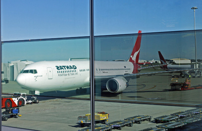 記者団装い同行者8人の不法入国試みる、インド人を起訴 豪