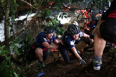 【今日の1枚】カリブの島で繰り広げる「鉄女」の戦い 仏