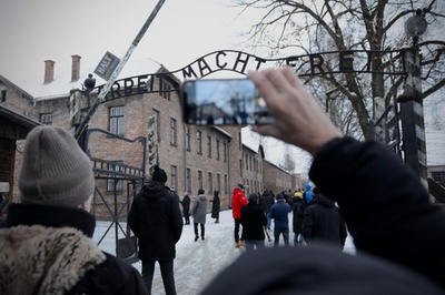 ホロコースト生存者、世界で約24万5000人