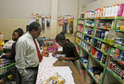 おいしい朝食、食卓に戻る 連立政権誕生後のジンバブエ