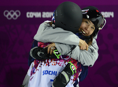 小野塚が女子ハーフパイプで銅メダル、ソチ五輪
