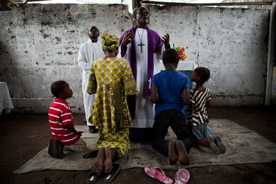 「魔女狩り」で収入を稼ぐ教会、コンゴ民主共和国