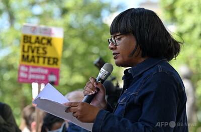 肌の色による差別は他の人種差別と「似て非なる」 英国初の黒人女性議員