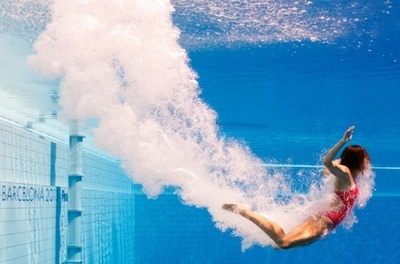 水中カメラがとらえた世界水泳・飛び込み競技