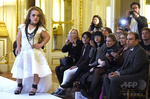 小さいことは美しい 低身長モデルがランウエーに パリ ファッションウィーク 写真15枚 ファッション ニュースならmode Press Powered By Afpbb News