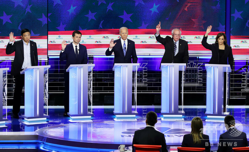バイデン候補の支持率、民主党討論会後に下落 2020年米大統領選