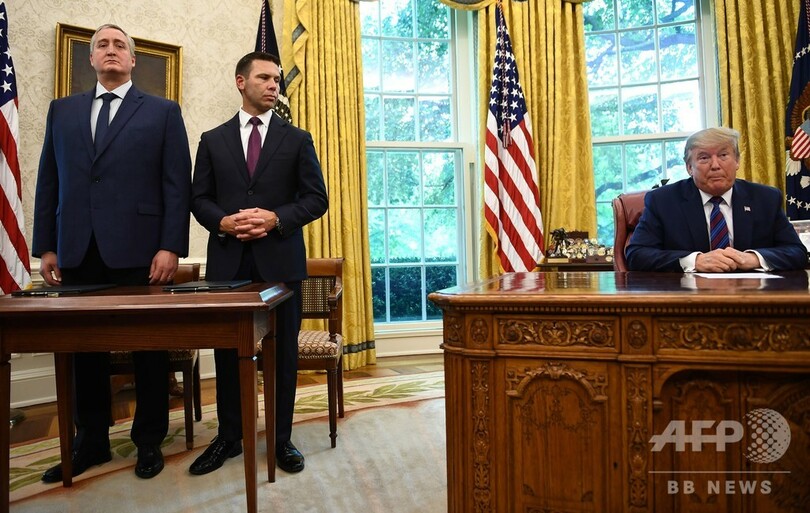 米・グアテマラが難民合意調印 トランプ氏が締結拒否に報復示唆