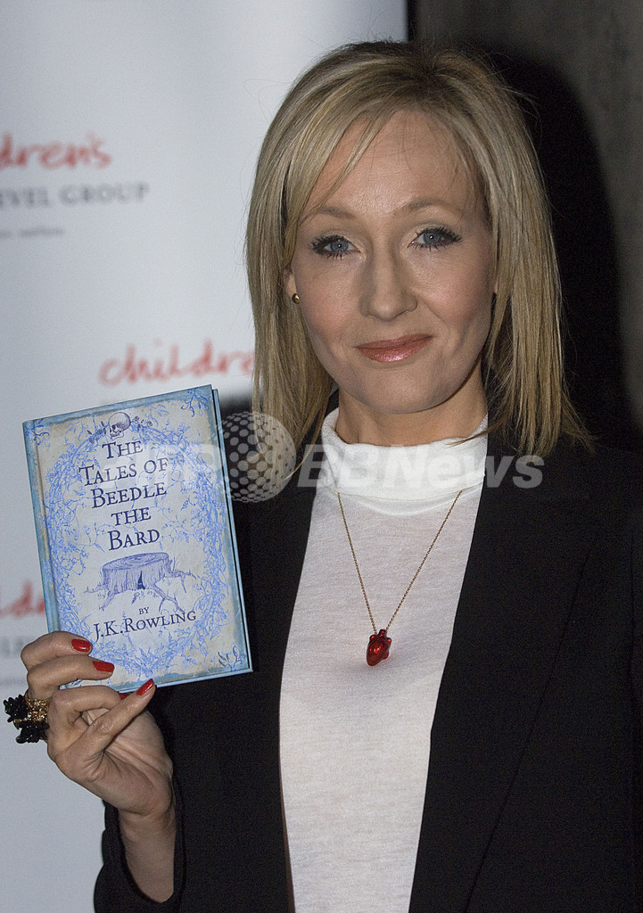 ハリポタ著者の新作短編集発売、英国で大好評