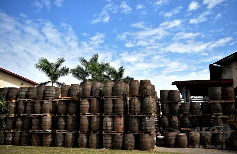 伝説のキューバ産ラム酒めぐる仁義なき戦い 「本家」はどっち？