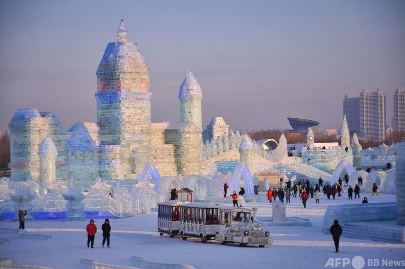 幻想的な氷の彫刻 中国 ハルビンで氷祭り 写真8枚 国際ニュース Afpbb News