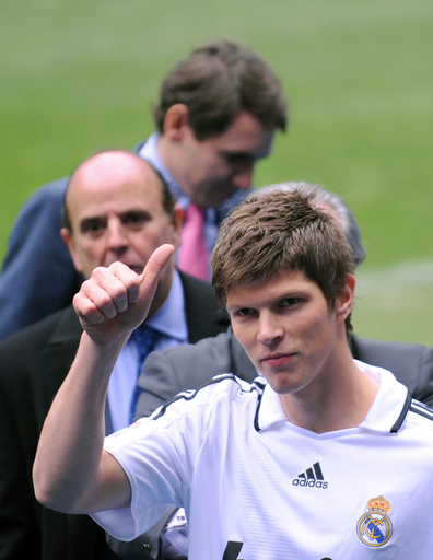 レアル・マドリード フンテラールの入団会見を行う 写真6枚 国際