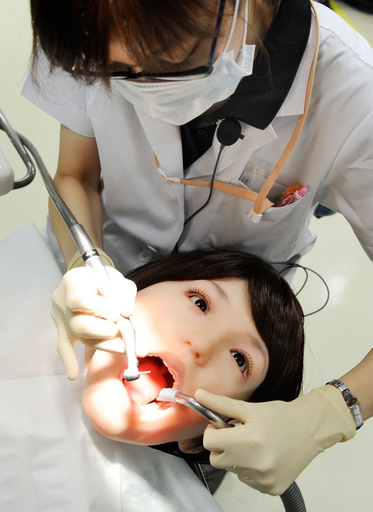 歯科実習用患者ロボ 昭和花子2 を公開 写真7枚 国際ニュース Afpbb News 歯科実習用患者ロボ 昭和花子2 を公開 写真7枚 国際ニュース Afpbb News