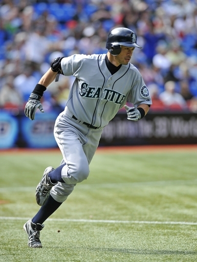 B0044 イチロー 2010年 10年連続200安打達成記念 サインボール ケース