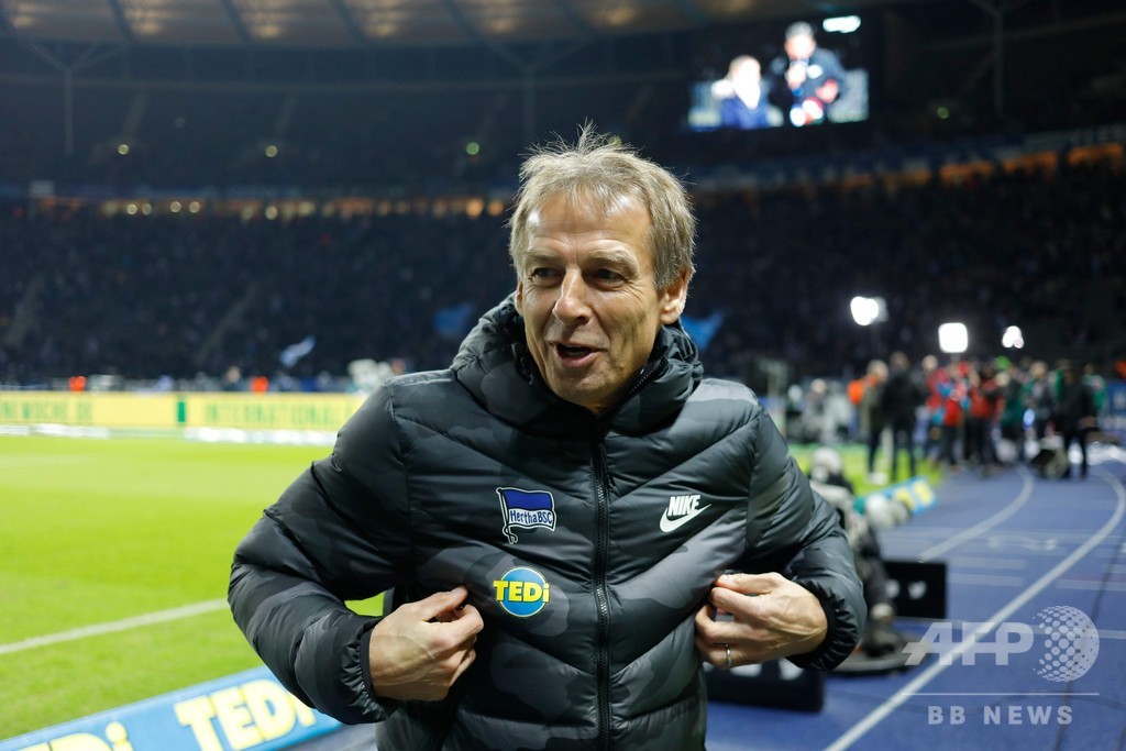 クリンスマン監督赤面、指導者ライセンスを米国に忘れる クリンスマン監督赤面、指導者ライセンスを米国に忘れる