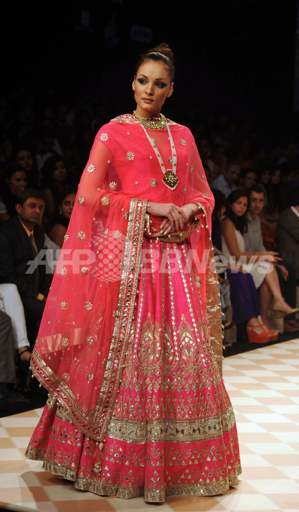 ＜13年秋冬ラクメ・ファッション・ウィーク＞Anita Dongre