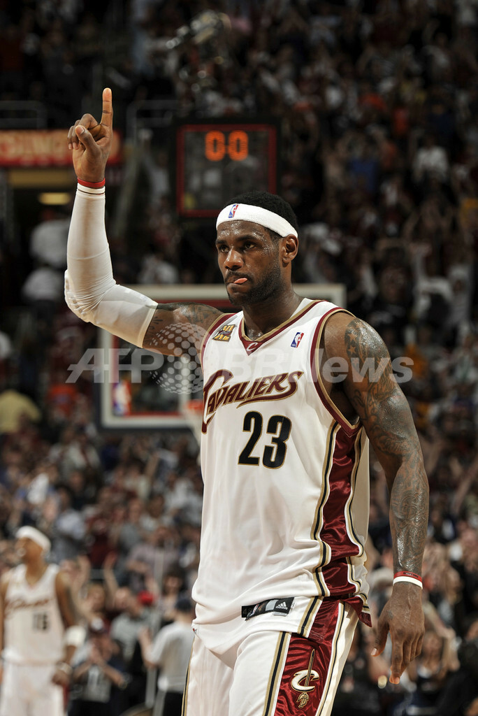 キャバリアーズ セルティックスに先勝 レブロン35得点、NBA キャバリアーズ セルティックスに先勝 レブロン35得点、NBA
