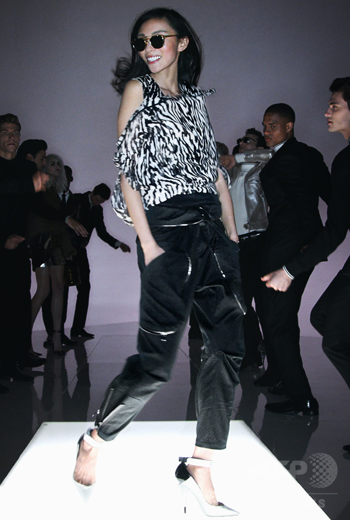 「トム フォード」16年春夏コレクション、ガガをフィーチャーし動画で発表