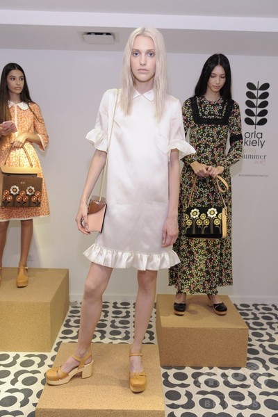 「オーラ・カイリー」17年春夏