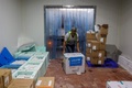 国連児童基金（UNICEF） の支援により、ケレムシャローム検問所経由でパレスチナ自治区ガザ地区に届いたポリオワクチン（2024年8月25日撮影）。(c) Eyad BABA / AFP