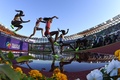 第18回世界陸上オレゴン大会、女子3000メートル障害決勝。レースに臨むカザフスタンのノラ・ジェルト（中央、2022年7月20日撮影）。(c)Andrej ISAKOVIC / AFP